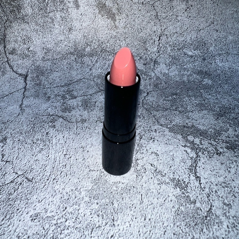 BRAND NEW (2) DOLL 10 LIPSTICK “SO‎ CHIC” CREAMY PINK NUDE